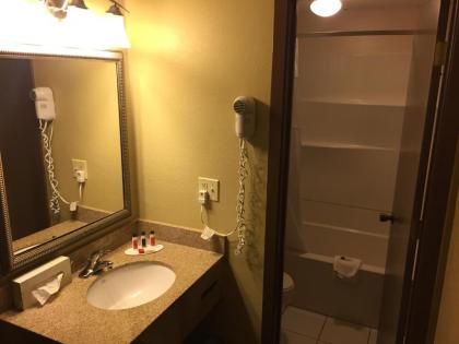 Days Inn by Wyndham Bismarck - image 13