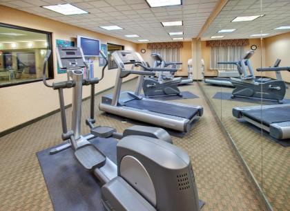 Holiday Inn Express Hotel & Suites Bismarck an IHG Hotel - image 3
