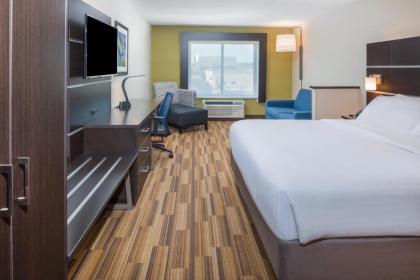 Holiday Inn Express Hotel & Suites Bismarck an IHG Hotel - image 8
