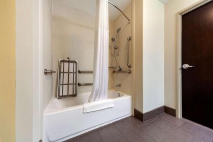 Sleep Inn & Suites Bismarck I-94 - image 13