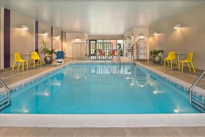 Home2 Suites By Hilton Bismarck - image 2