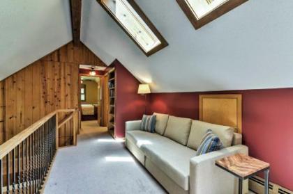 Black Mountain Cabin with Screend Porch and Scenic View - image 3
