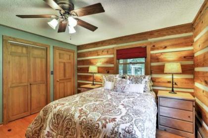 Black Mountain Cabin with Screend Porch and Scenic View - image 5