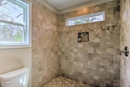 Modern Mountain Escape - Near Hiking Trails! - image 11