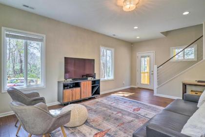 Modern Mountain Escape - Near Hiking Trails! - image 2
