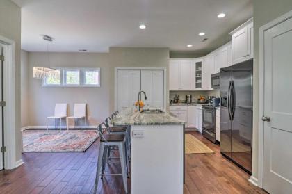 Modern Mountain Escape - Near Hiking Trails! - image 6