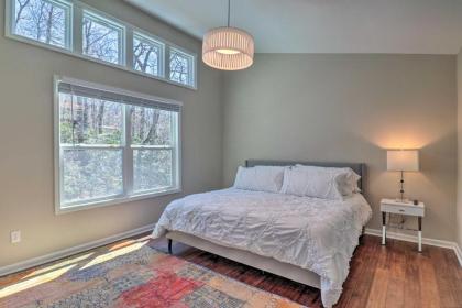 Modern Mountain Escape - Near Hiking Trails! - image 9