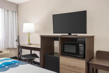 Baymont by Wyndham Blackwell I-35 - image 11