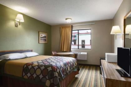 Super 8 by Wyndham Blackwell - image 3