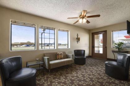 Super 8 by Wyndham Blackwell - image 9