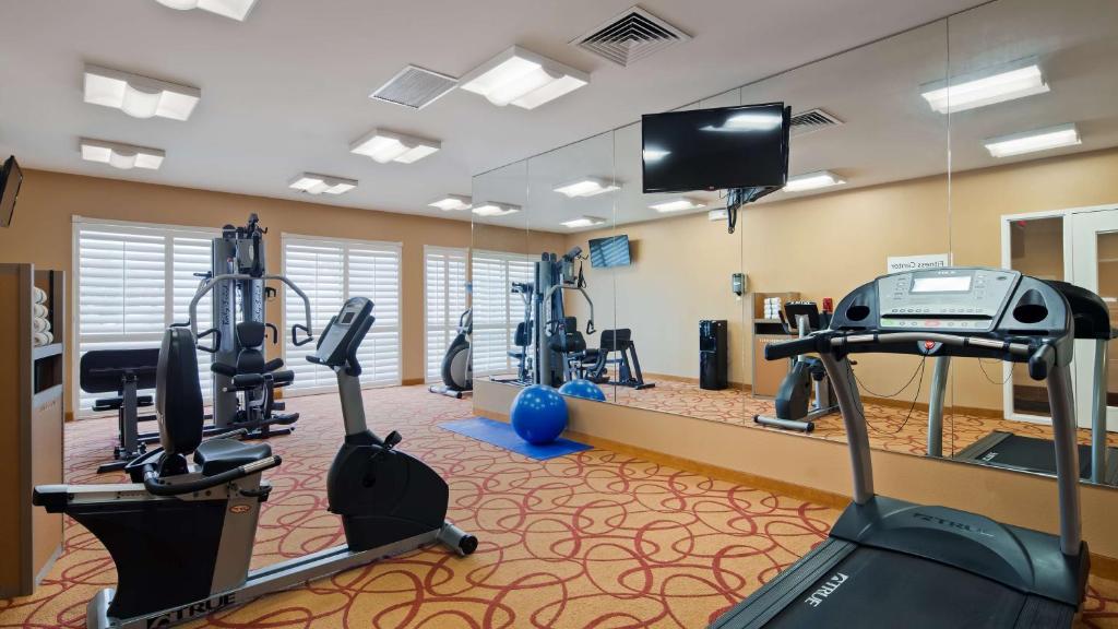 Best Western Blackwell Inn - image 5