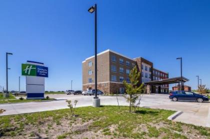 Holiday Inn Express & Suites Blackwell an IHG Hotel - image 8