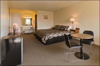 Anchor Inn Motel by Loyalty - image 3