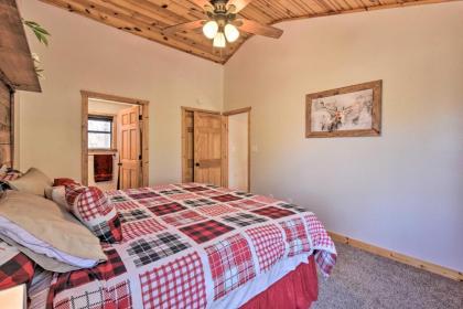 Spacious Cabin with Furnished Deck and Fire Pit! - image 7