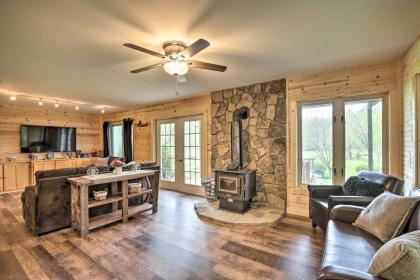 Supreme Getaway in Chattahoochee Natl Forest - image 9