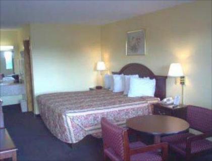 Days Inn by Wyndham Blakely - image 15