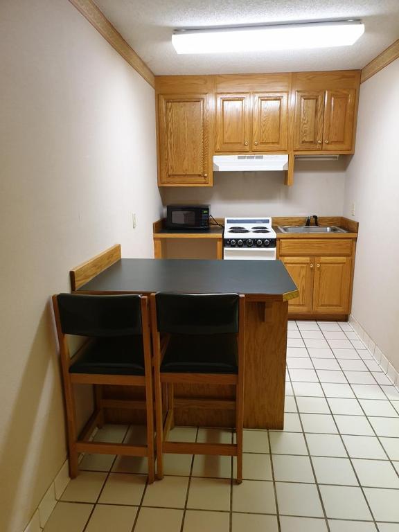 Executive Inn Yanceyville - image 7