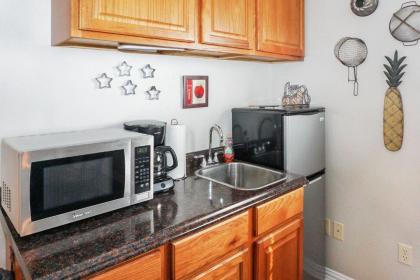 Two Dam Guest Cottages- River Studio - image 12
