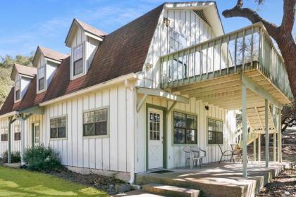 Two Dam Guest Cottages- River Studio - image 2