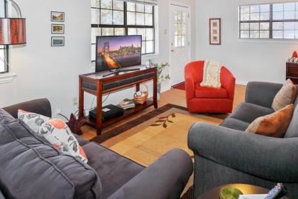Two Dam Guest Cottages- River Studio - image 7