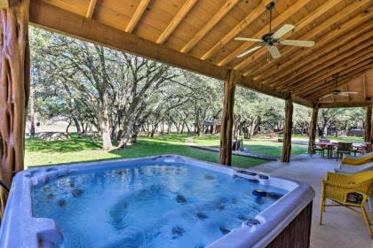 Riverfront Home with Shaded Porch and HotTub by DT Blanco - image 2