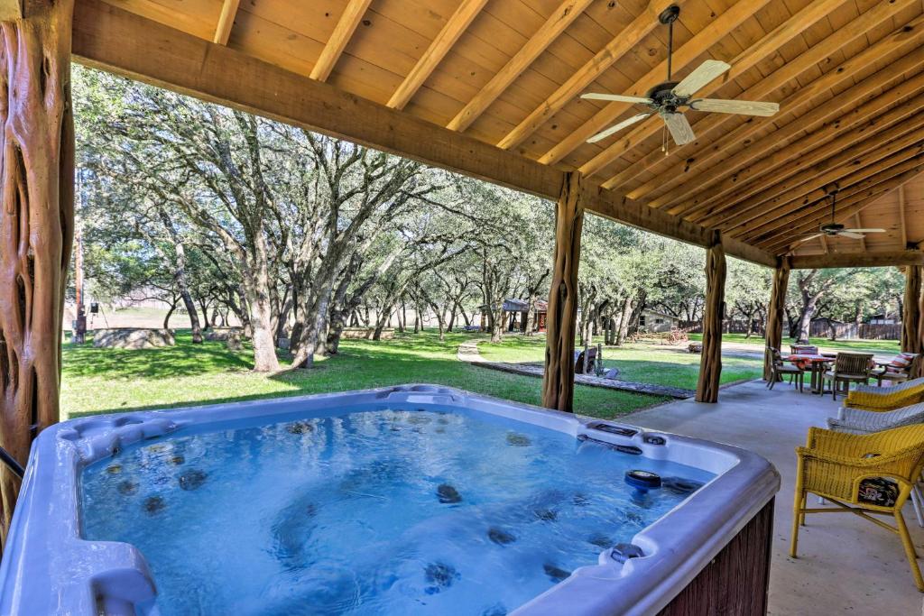 Riverfront Home with Shaded Porch and HotTub by DT Blanco - image 2
