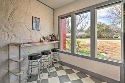 Retro Updated Blanco Abode Steps to Main St - image 12