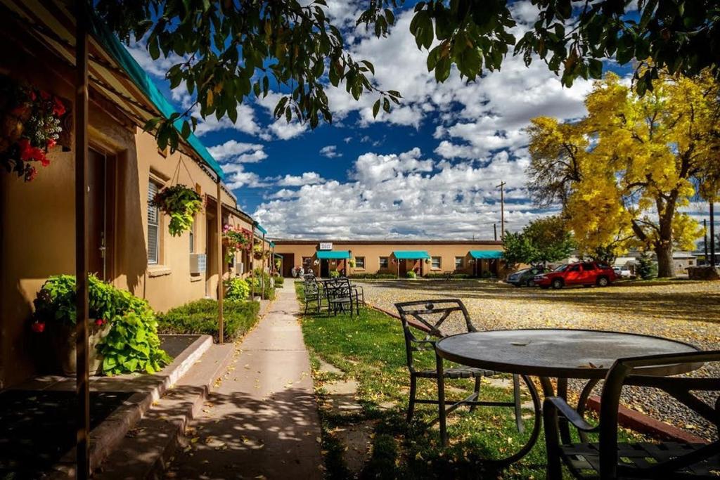Stone Lizard Lodging - main image