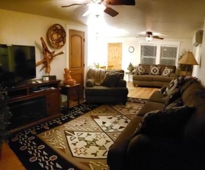 Stone Lizard Lodging - image 12