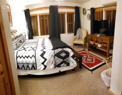 Stone Lizard Lodging - image 13