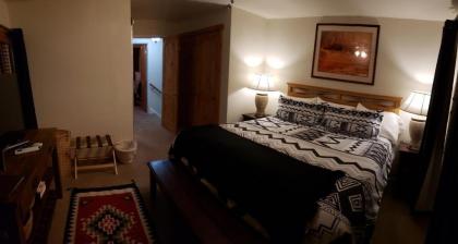 Stone Lizard Lodging - image 15