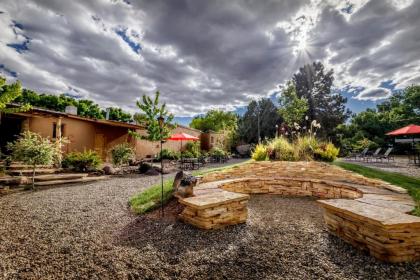 Stone Lizard Lodging - image 3