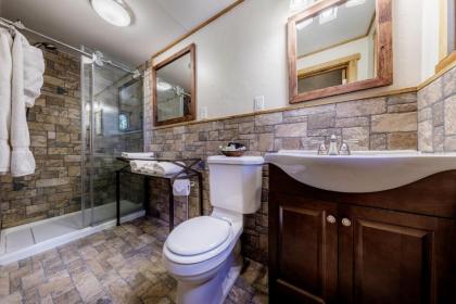 Stone Lizard Lodging - image 8