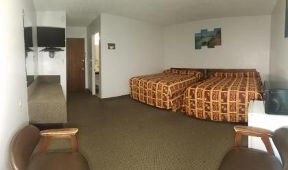 Amber Inn Motel - image 11