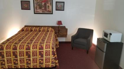 Amber Inn Motel - image 3