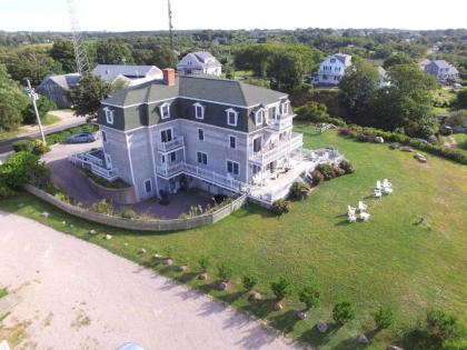 Payne's Harbor View Inn - image 11