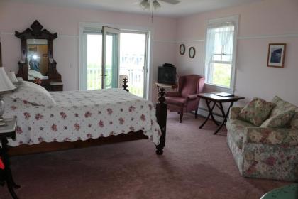 Payne's Harbor View Inn - image 2