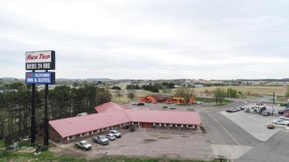Bloomer Inn & Suites - image 11