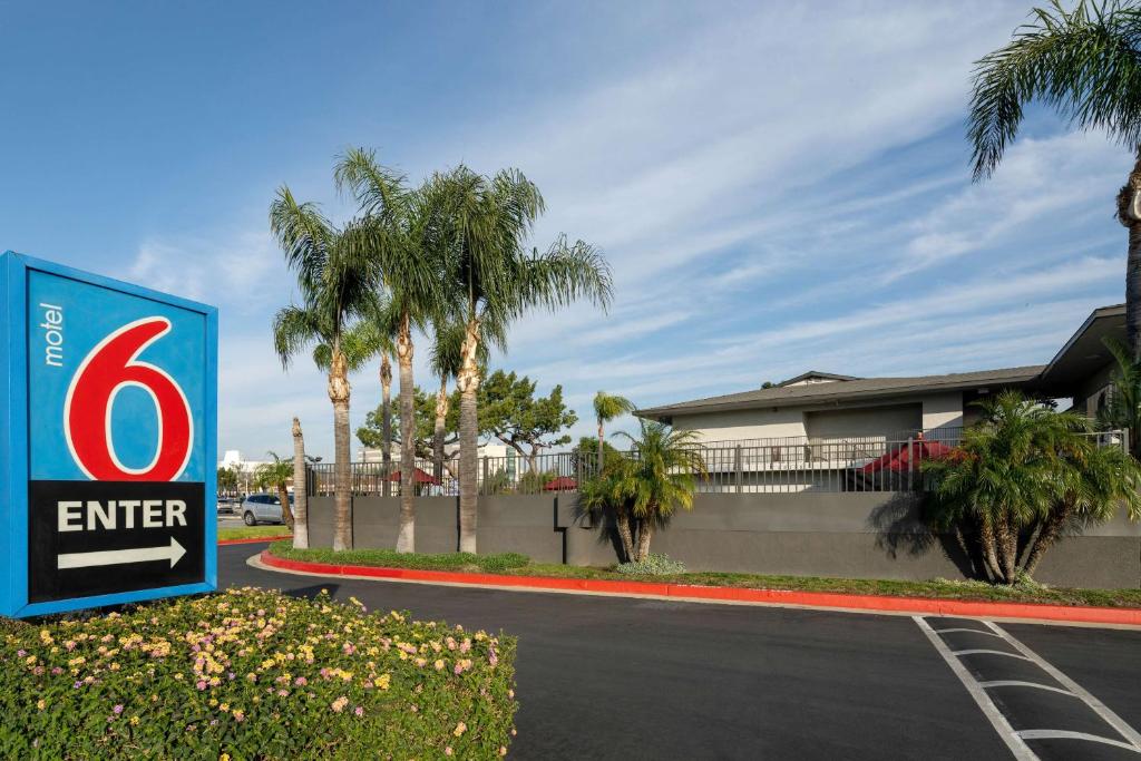 Motel 6-Fontana CA - image 3