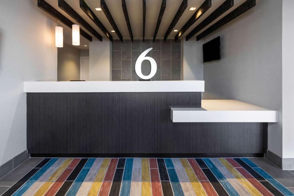 Motel 6-Fontana CA - image 6