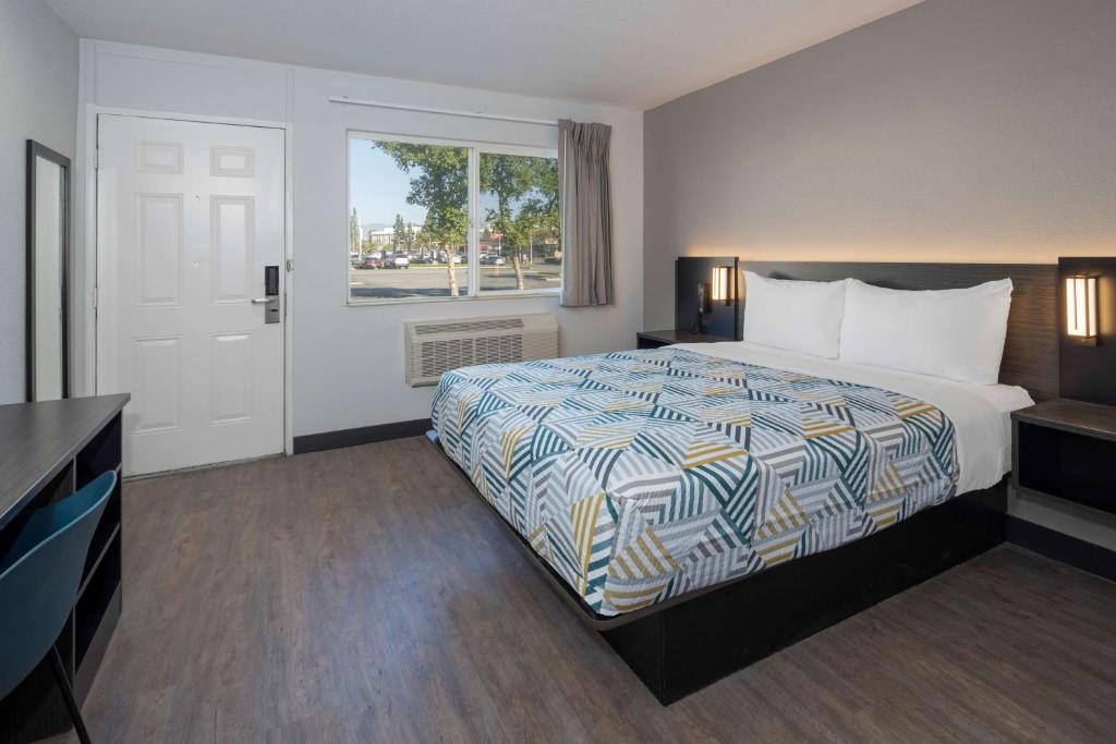 Motel 6-Fontana CA - image 7