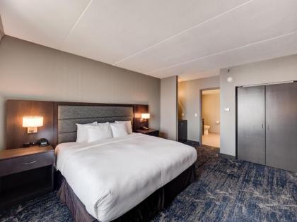 DoubleTree by Hilton Bloomington - image 12