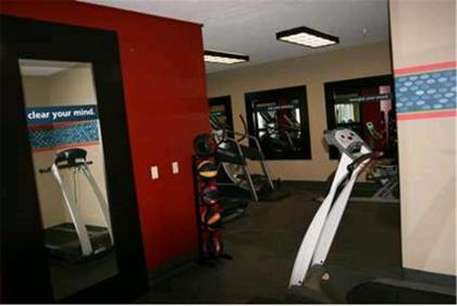Hampton Inn Bloomington West - image 12