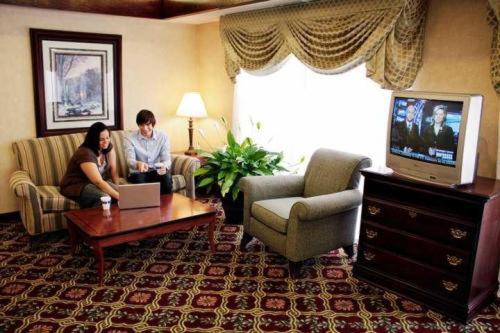 Hampton Inn Bloomington West - image 2