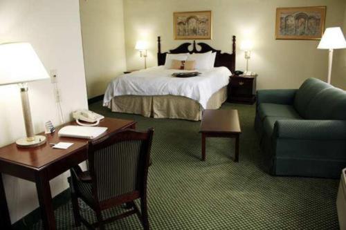 Hampton Inn Bloomington West - image 5