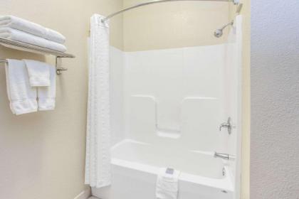 Hawthorn Suites Bloomington - image 4