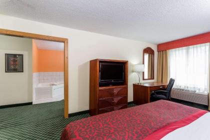 Days Inn & Suites by Wyndham Bloomington/Normal IL - image 3