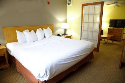 Country Inn & Suites by Radisson Bloomington-Normal West IL - image 3