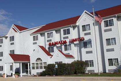 Ramada Limited and Suites Bloomington - image 13