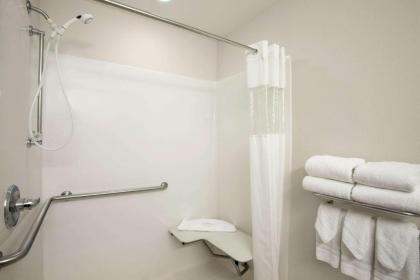 Ramada Limited and Suites Bloomington - image 3